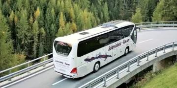 Putnički autobus