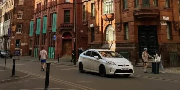 Iznajmljeni automobil na ulici