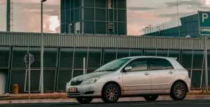 Automobil na aerodromu