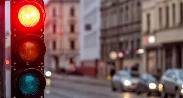 Crveno svetlo na semaforu